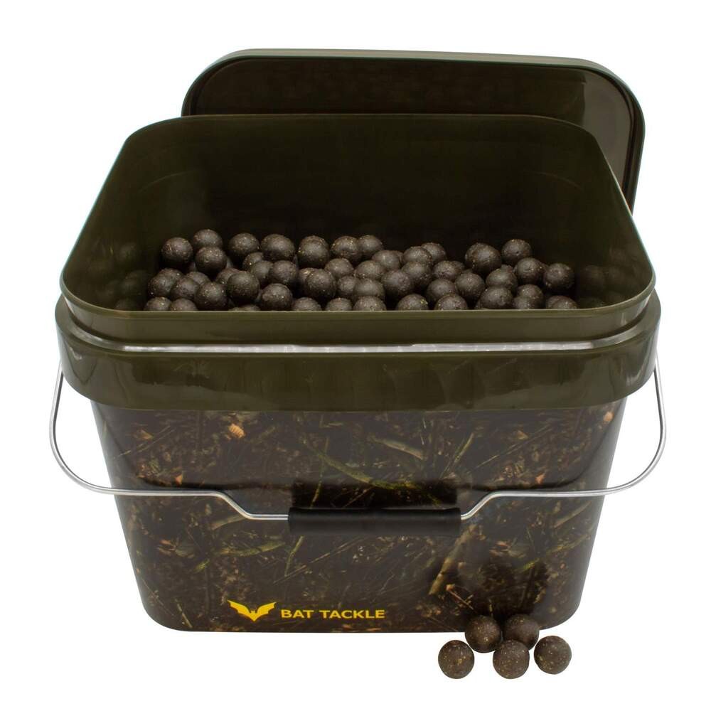 Bat Tackle B? Se Boilies I Realistric?  Spand 2 5kg Squid   Boilies